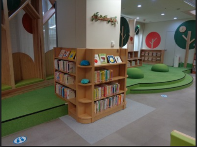 中央図書館寄贈棚画像